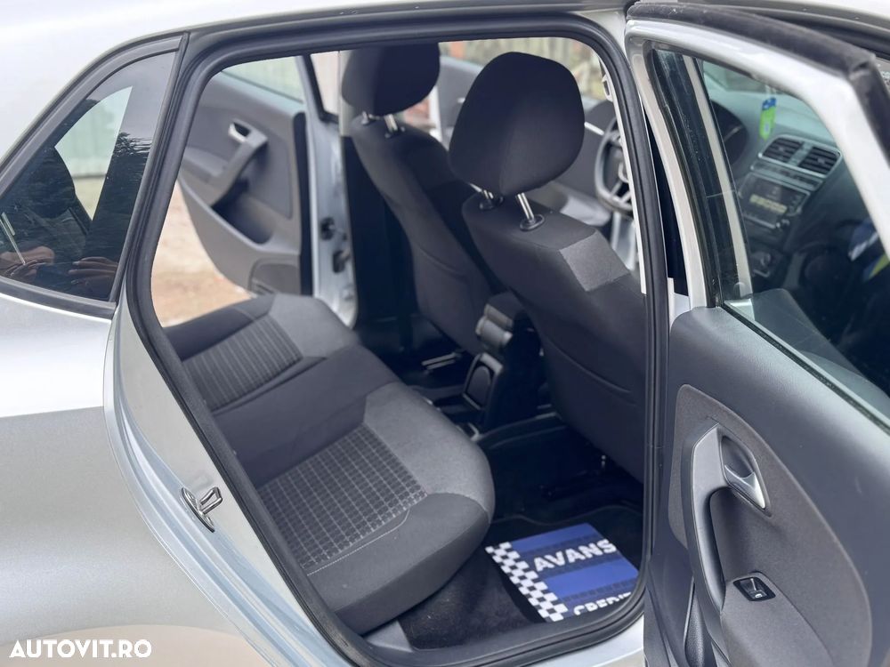 Volkswagen Polo 1.4 TDI Blue Motion Technology Lounge - 12