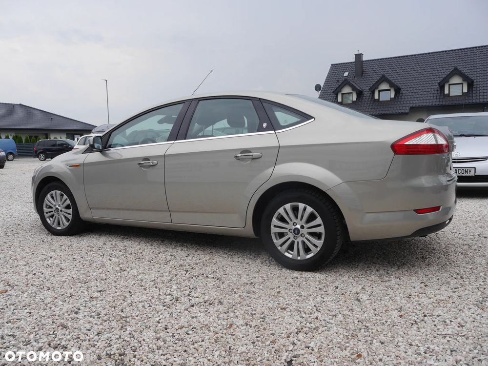 Ford Mondeo 2.0 Ghia Executive - 16