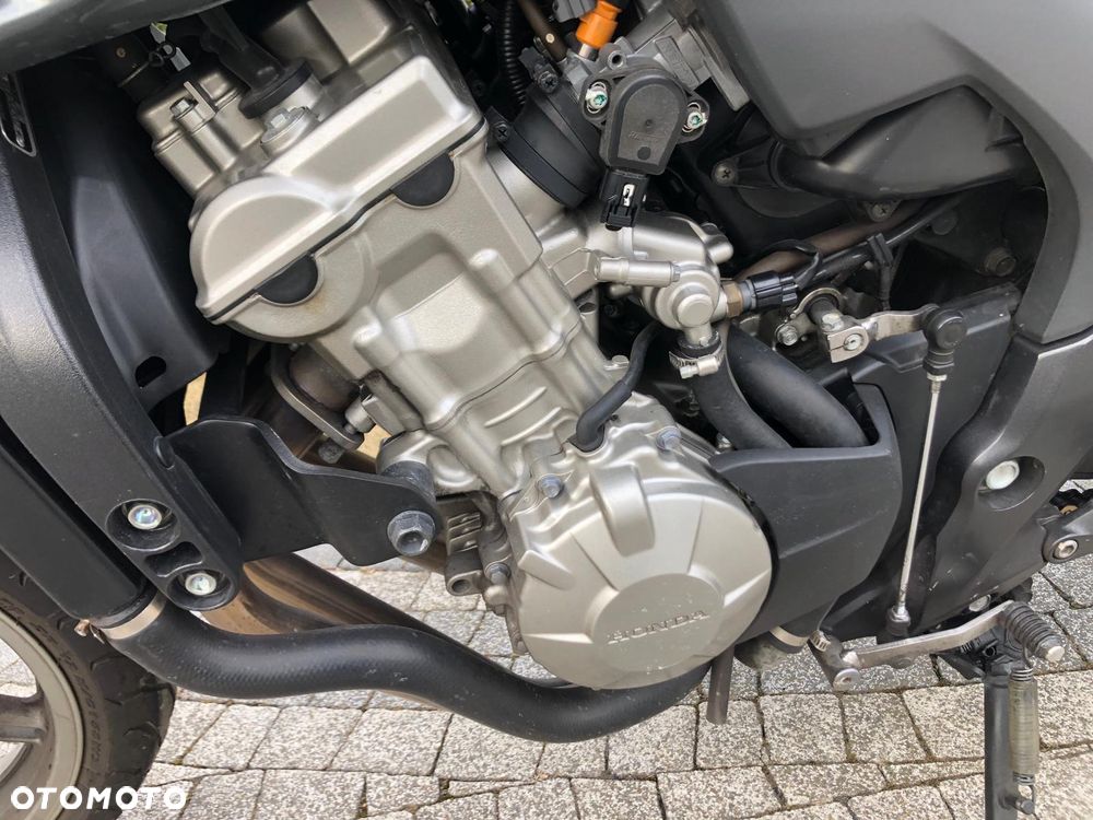 Honda CB - 16