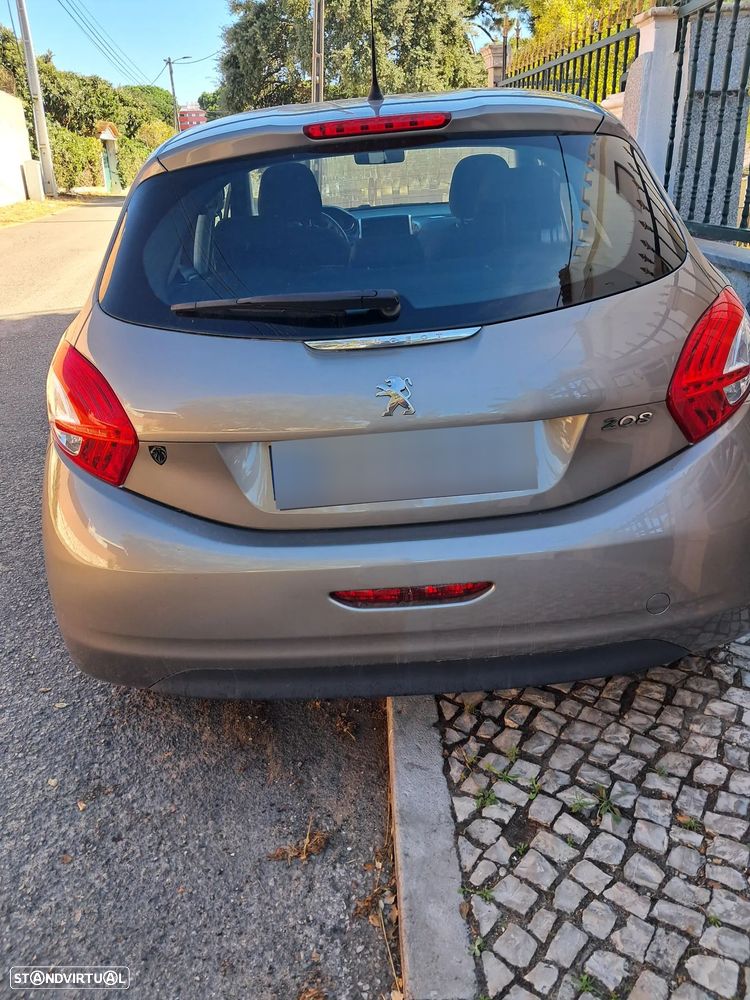 Peugeot 208 - 14