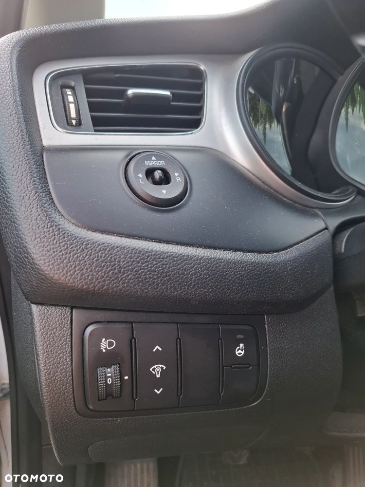 Kia Ceed 1.6 GDI L - 9