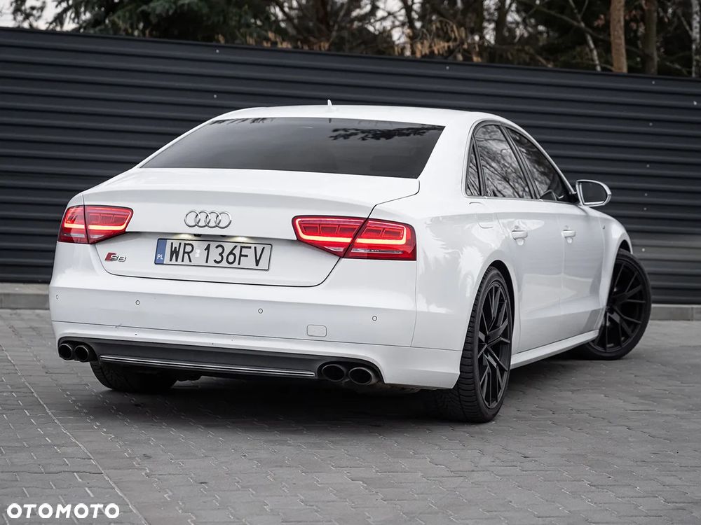 Audi S8 - 9