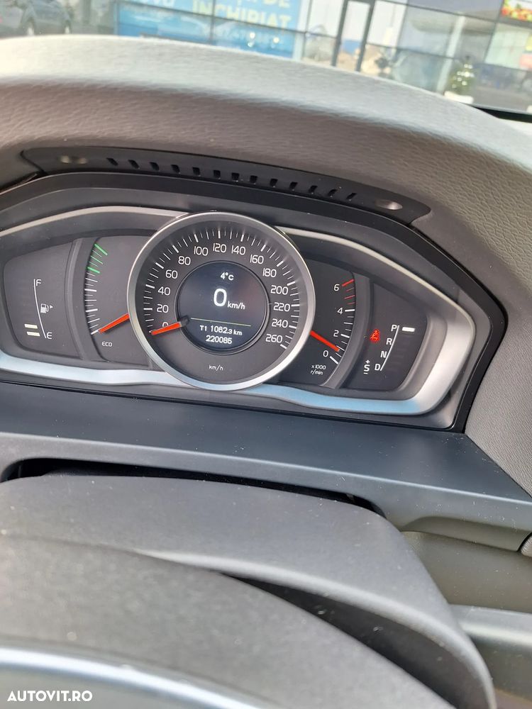 Volvo S60 D2 Start-Stop R-Design - 9