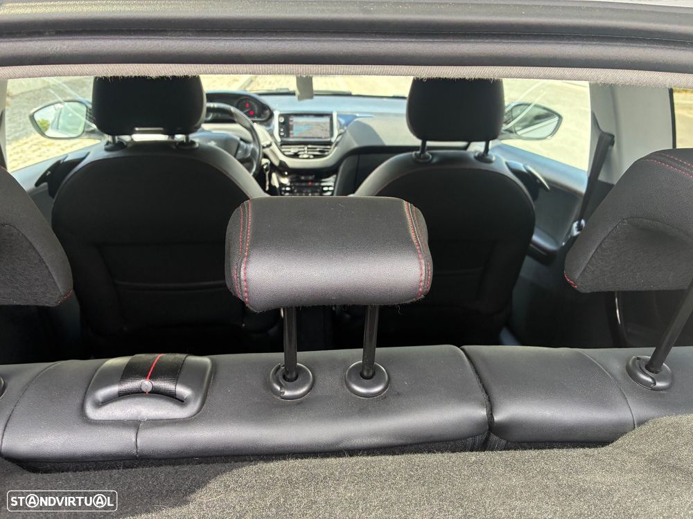 Peugeot 208 1.2 PureTech GT Line - 18