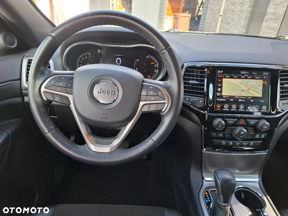 Jeep Grand Cherokee - 16