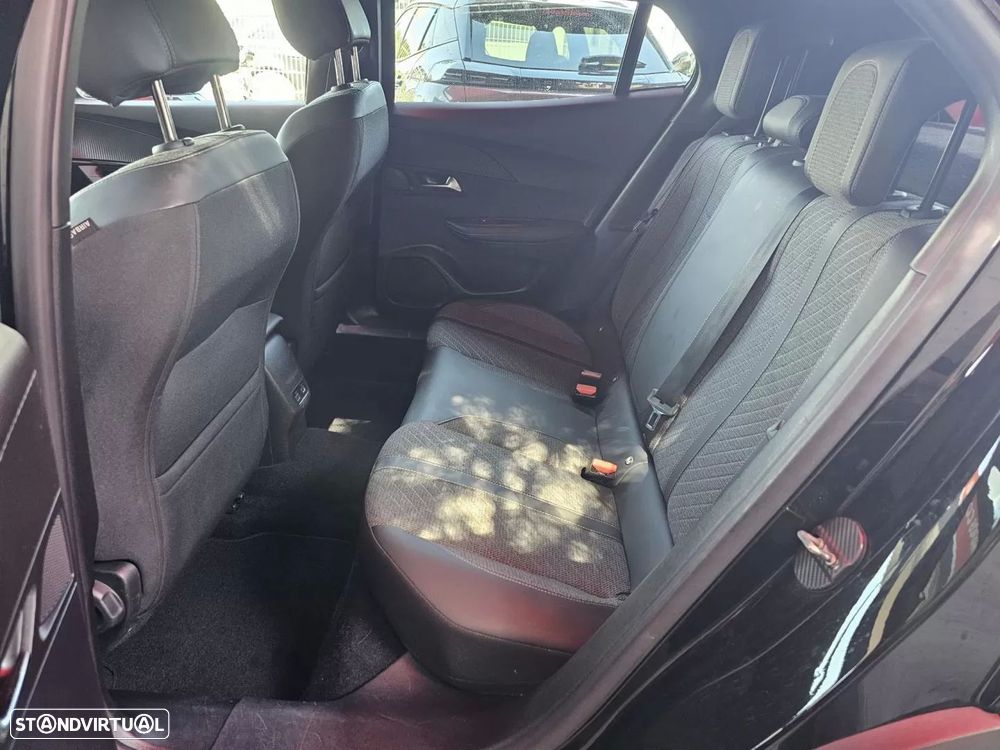 Peugeot 2008 1.2 PureTech Allure Pack EAT8 - 11