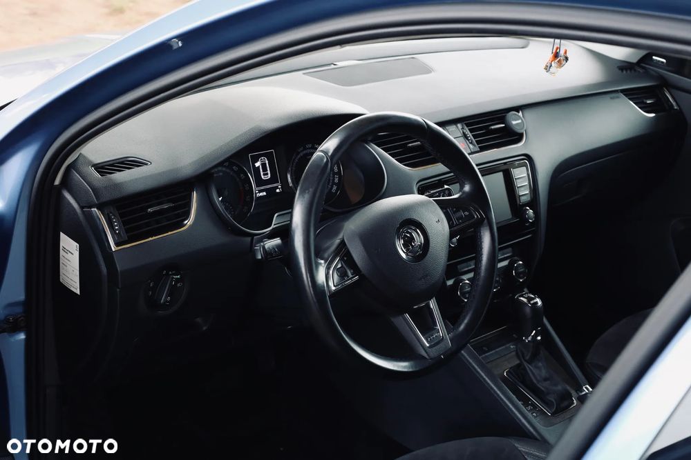 Skoda Octavia Scout 2.0 TDI 4x4 DSG - 11