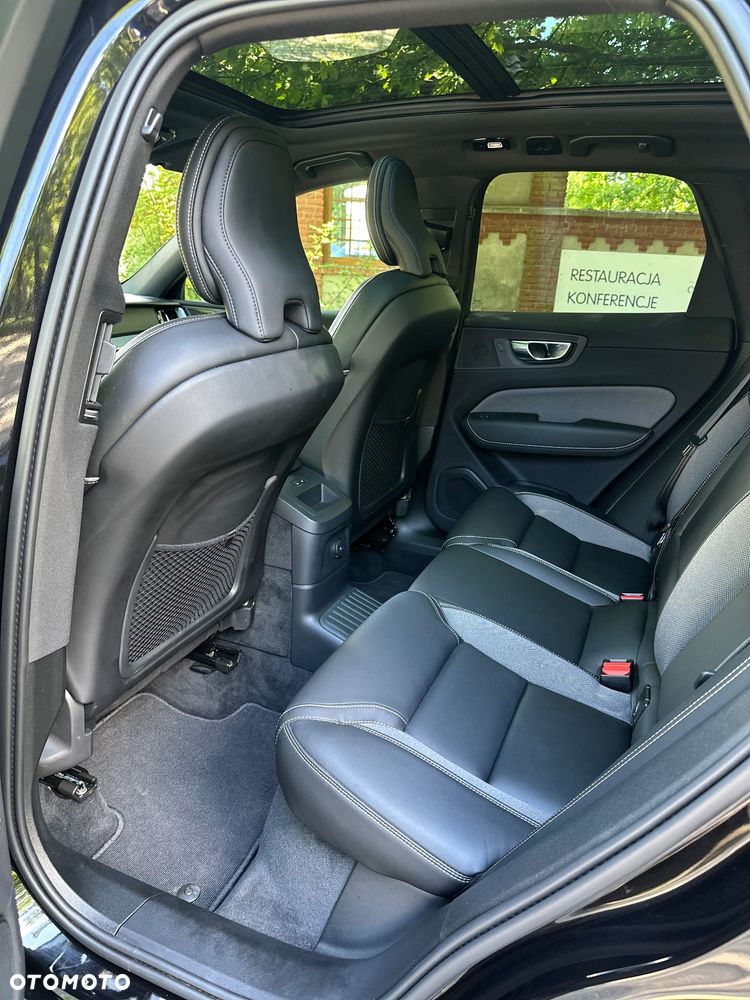 Volvo XC 60 T8 AWD Recharge Ultimate Black Edition - 24
