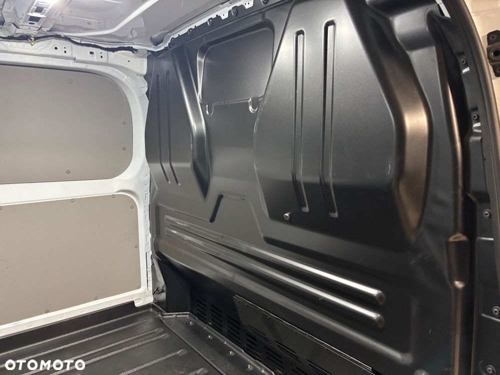 Ford Transit Custom - 13