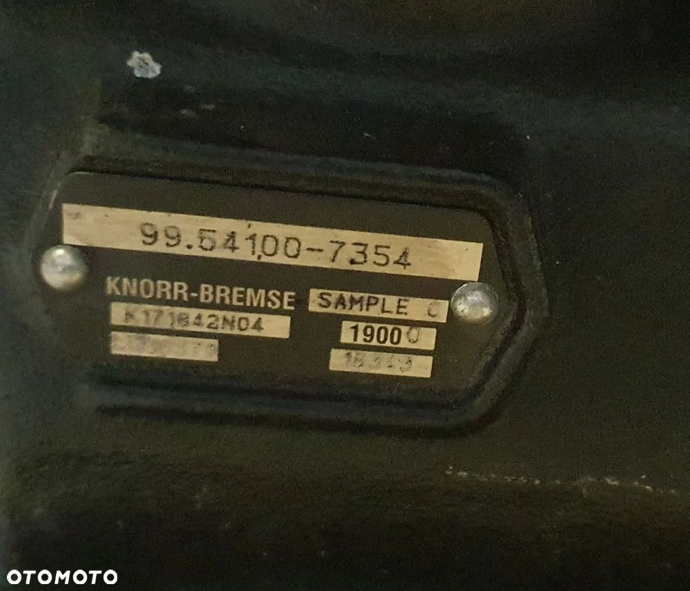 KOMPRESOR SPRĘŻARKA POWIETRZA MAN TGX TGS - 2