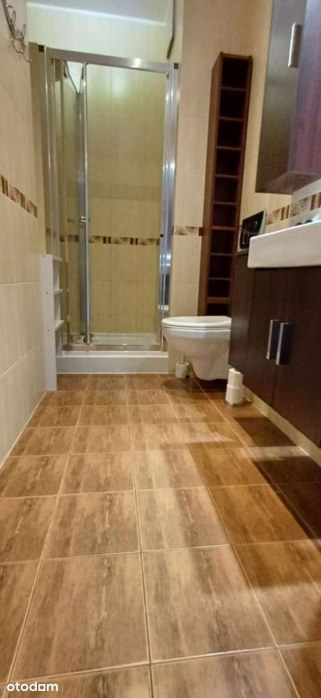 67 m², 2 Sypialnie, 2 łazienki, Jacuzzi, Metro