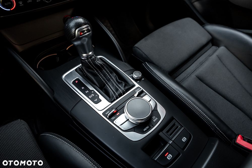 Audi A3 Sportback 2.0 TDI (clean diesel) quattro S tronic S line Sportpaket - 35