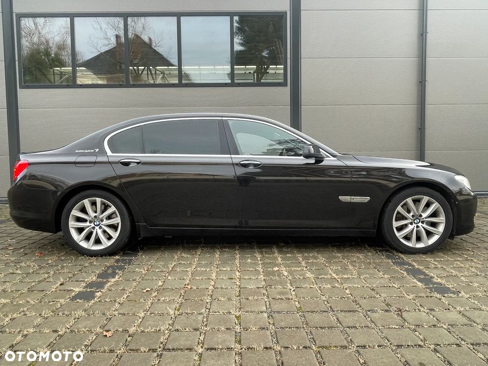BMW Seria 7 750Li - 36