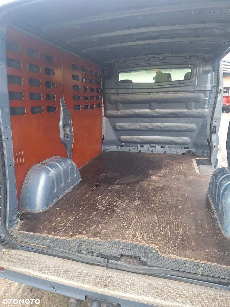 Opel Vivaro - 10