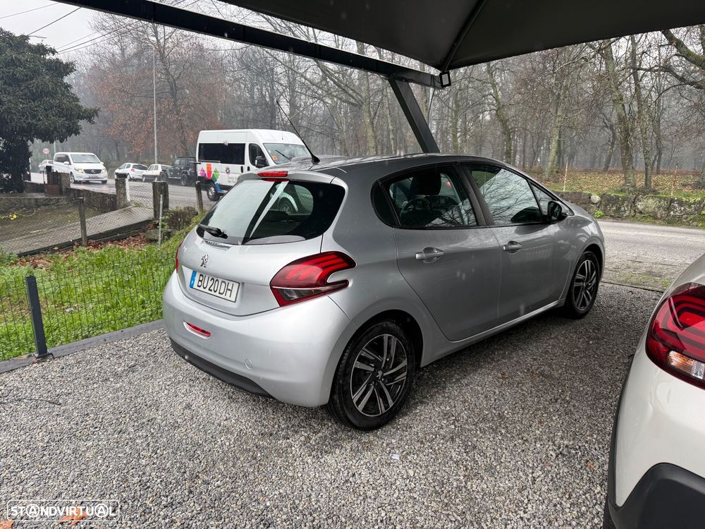 Peugeot 208 PureTech 82 Style - 4