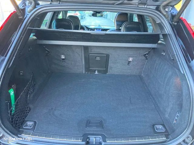 Volvo XC 60 2.0 B5 R-Design AWD - 49