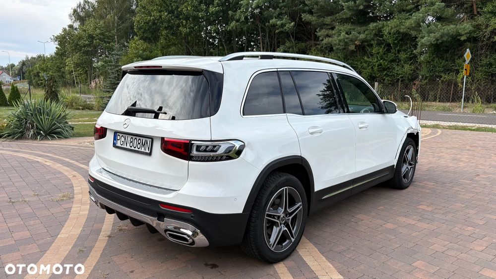 Mercedes-Benz GLB 200 4-Matic AMG Line 8G-DCT - 3