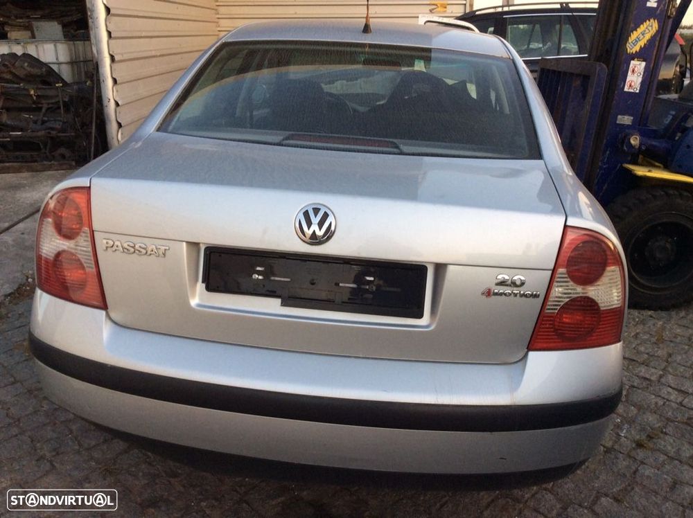 VW Passat 2.0i de 2001 às peças - 3