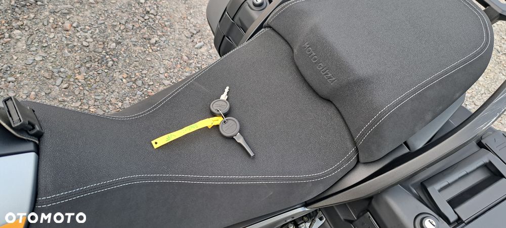 Moto Guzzi Stelvio - 10