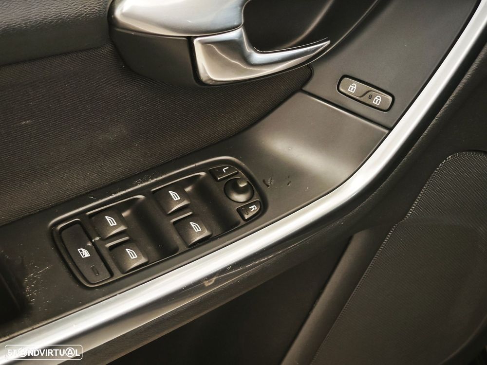 Volvo V60 D2 Geartronic Powershift Edition - 24