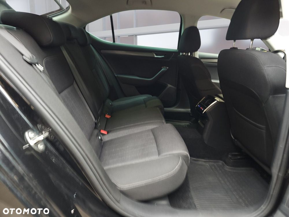 Skoda Superb 2.0 TDI SCR Style DSG - 10