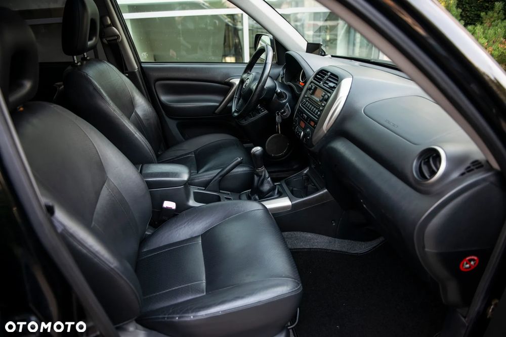 Toyota RAV4 4x4 Sol - 22