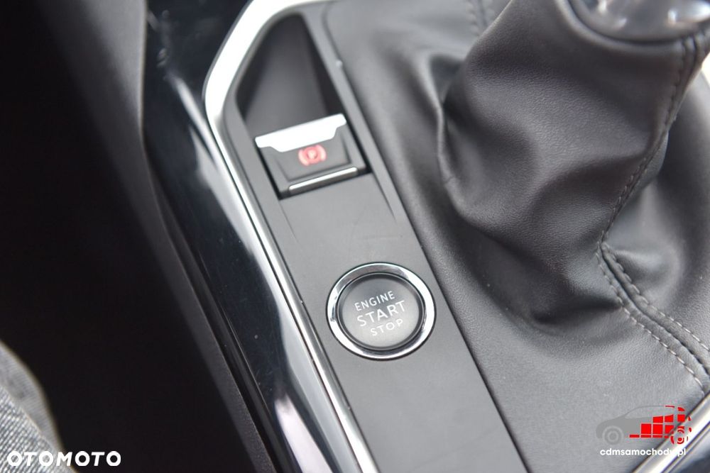 Peugeot 3008 PureTech 130 Stop & Start GPF Allure - 23