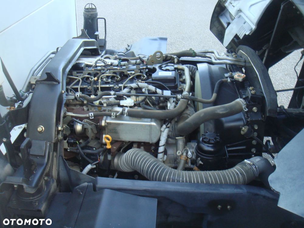 Nissan NT 500 - 24