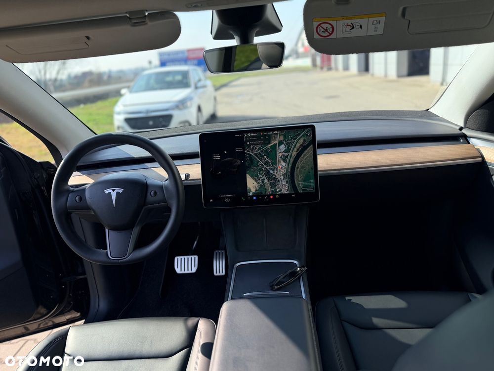 Tesla Model Y Long Range AWD - 20