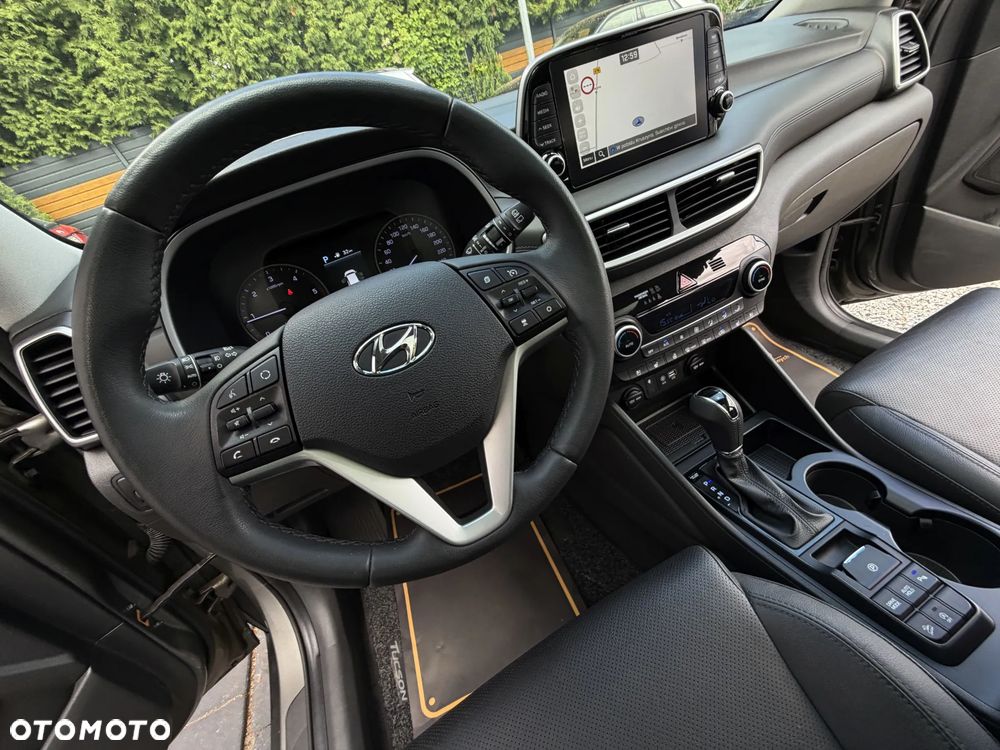 Hyundai Tucson 2.0 CRDI 4WD Automatik Premium - 28