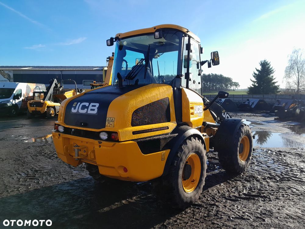 JCB 409 - 8