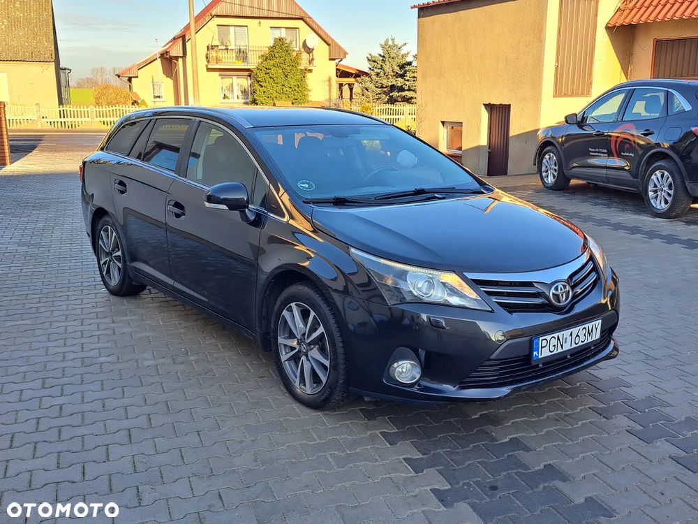 Toyota Avensis 1.8 Premium - 4