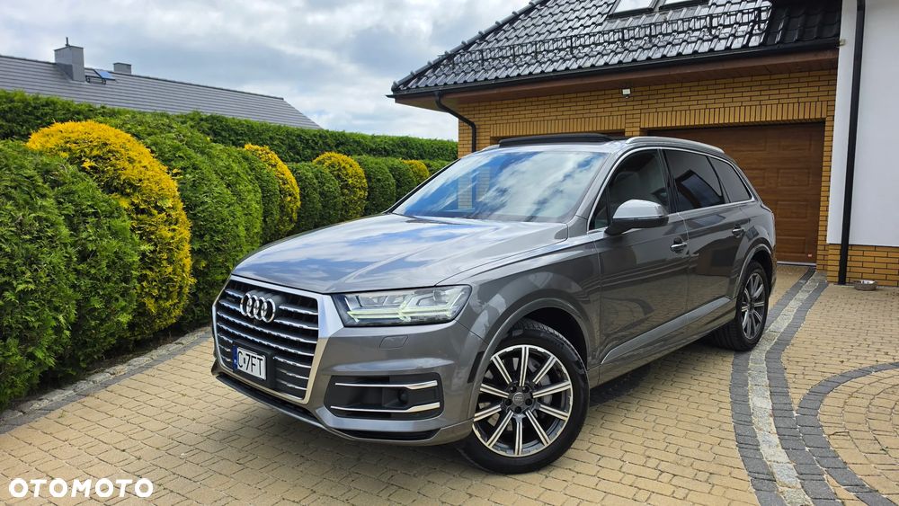 Audi Q7 - 1