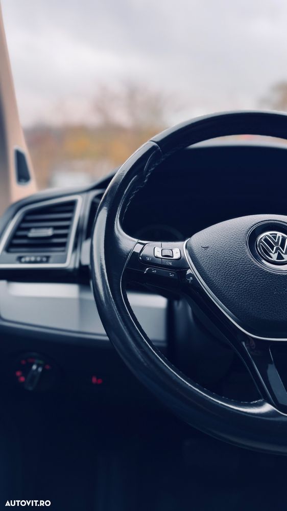 Volkswagen Multivan - 30