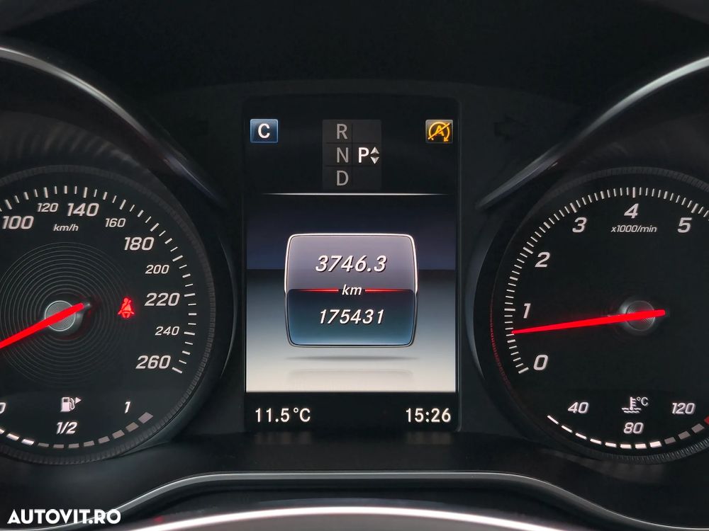 Mercedes-Benz C 200 Coupe 7G-TRONIC AMG Line - 13