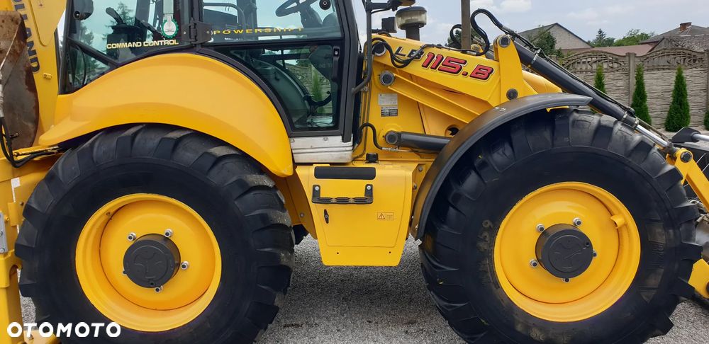 New Holland LB115B rok 2006 łyżka skarpowa hydr. + do kopania na dżojstikach - 29