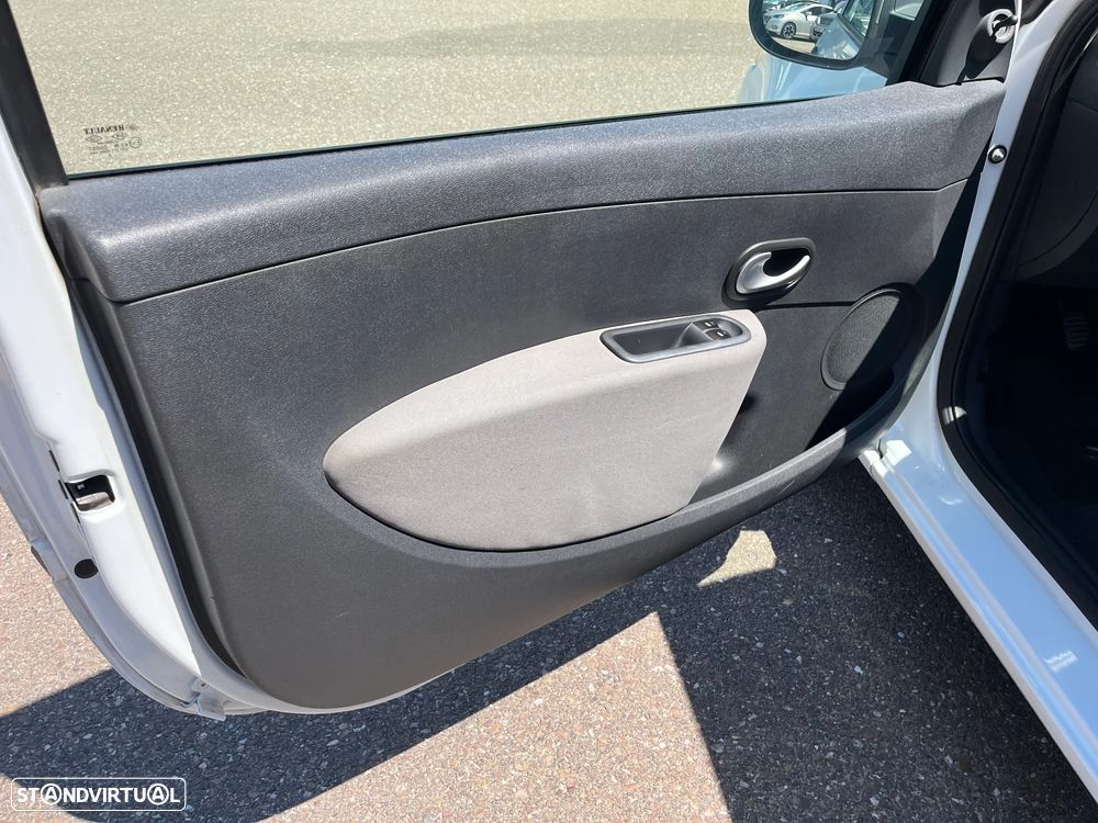 Renault Clio Van c/ AC - 9