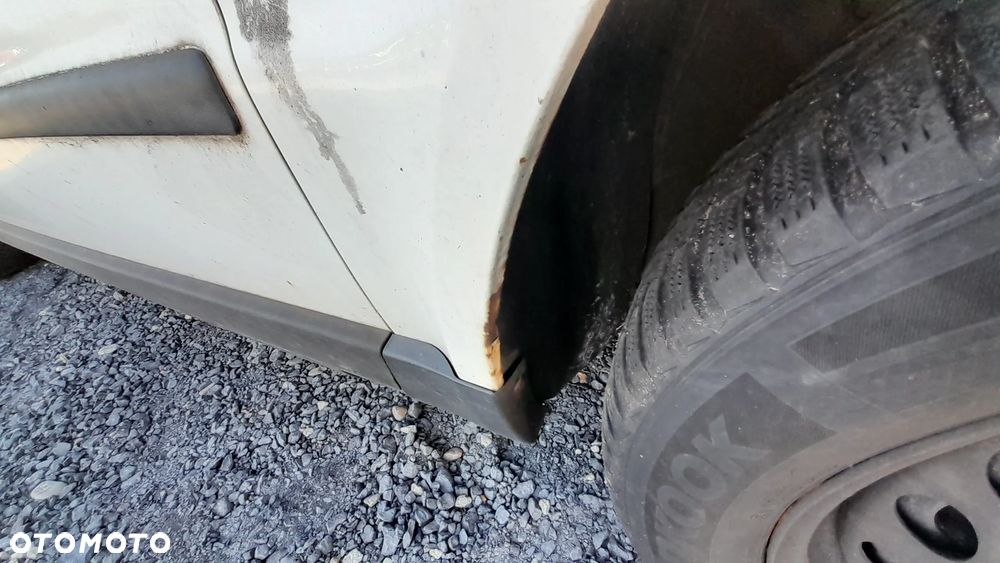 VW PASSAT B5 LIFT FL BŁOTNIK PRAWY PRZEDNI PRZÓD LB9A nr. 25/4 - 2