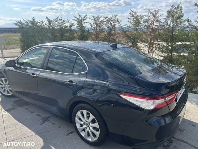 Toyota Camry - 4