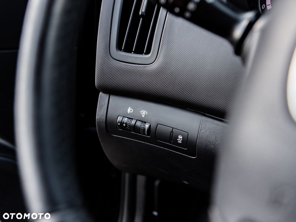 Kia Ceed - 31