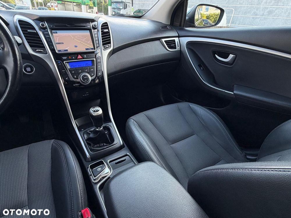Hyundai i30 1.6 GDI Premium - 26