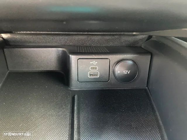 Ford Focus SW 1.0 EcoBoost Hybrid Aut. ST-LINE DESIGN - 31