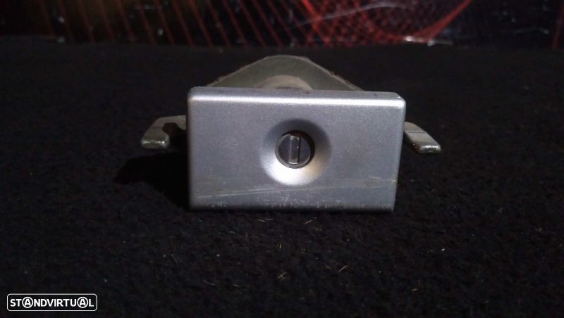 Fecho Da Mala Nissan Primera (P11) - 2