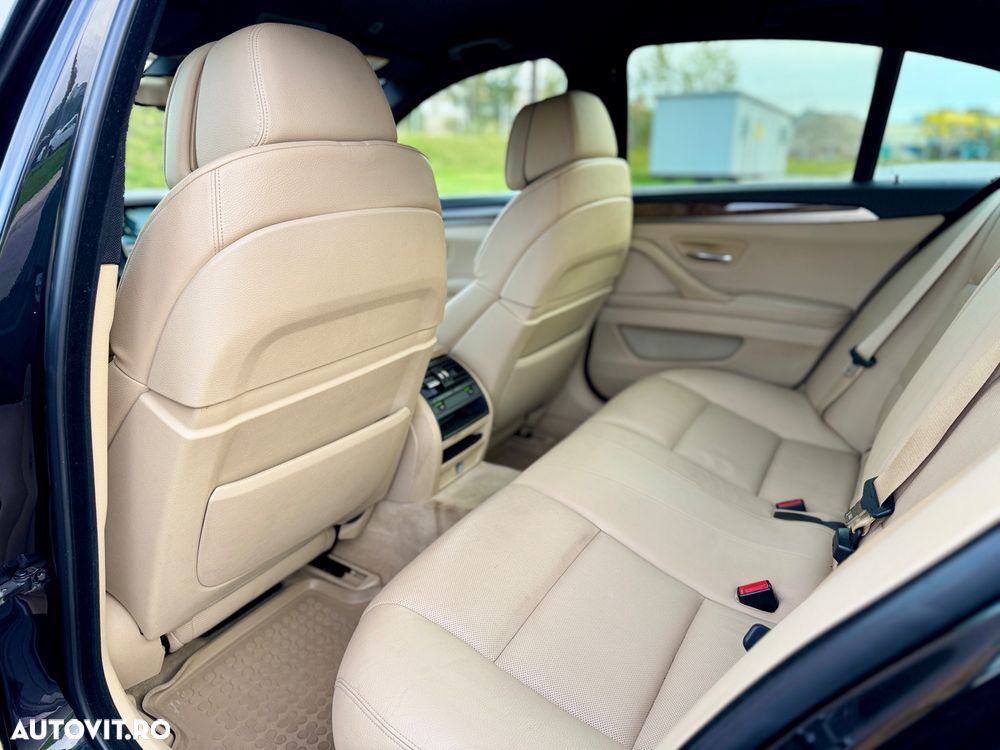BMW Seria 5 530d xDrive - 15