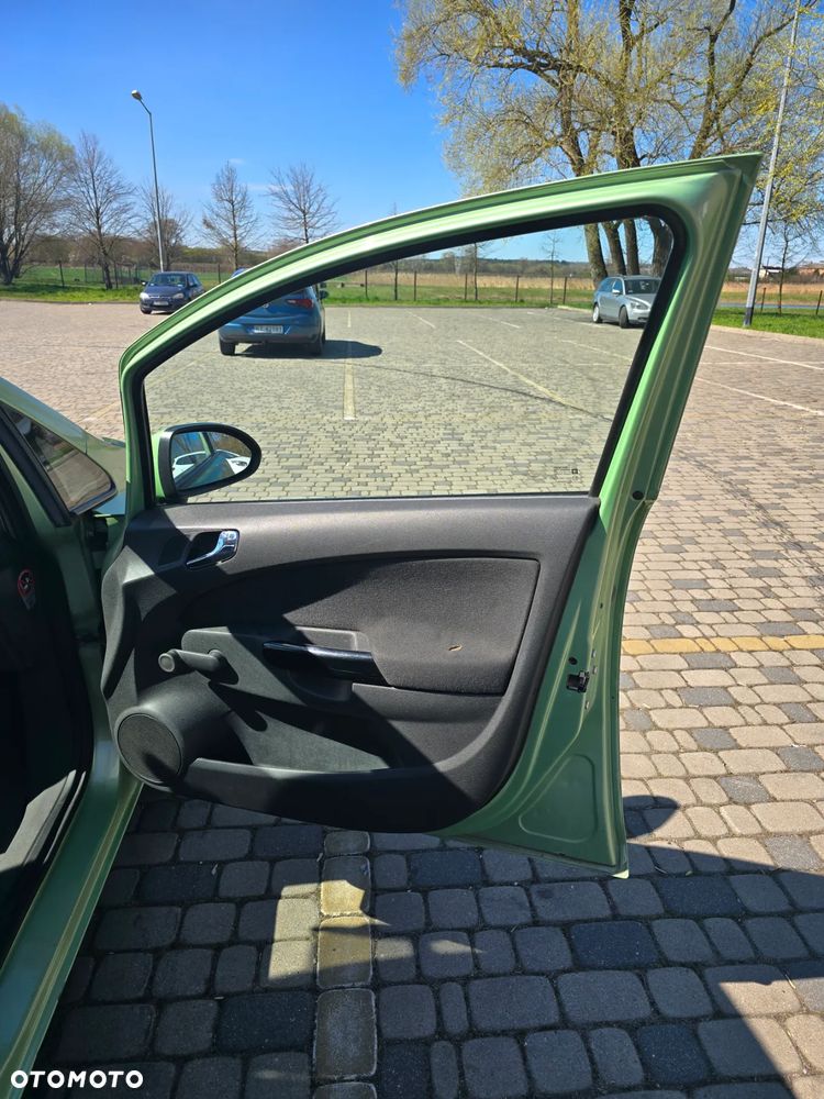 Opel Corsa 1.2 16V Cosmo - 16