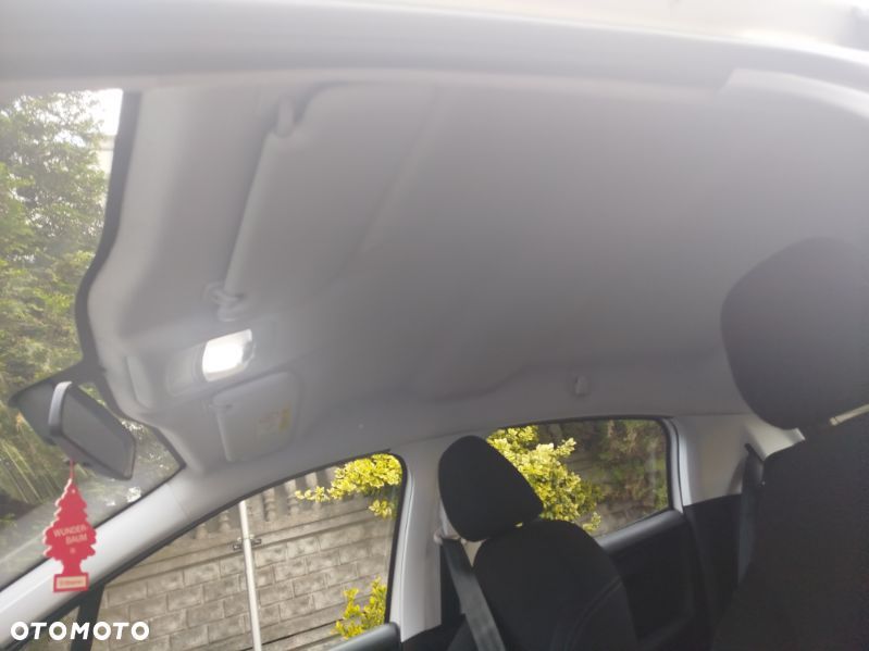 Peugeot 208 - 24