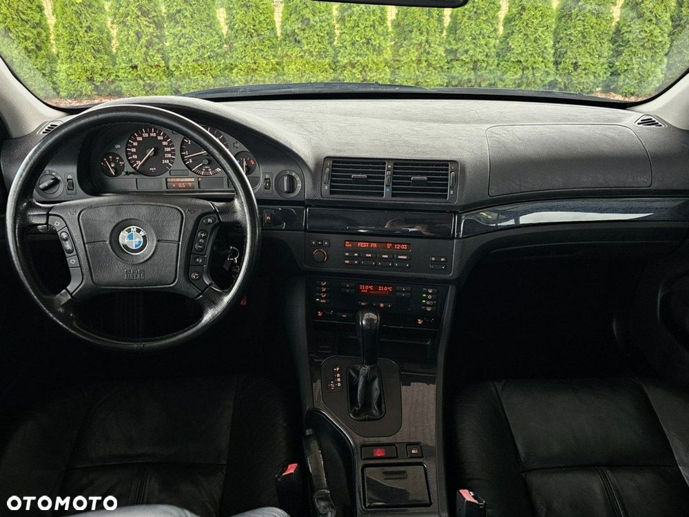 BMW Seria 5 - 22
