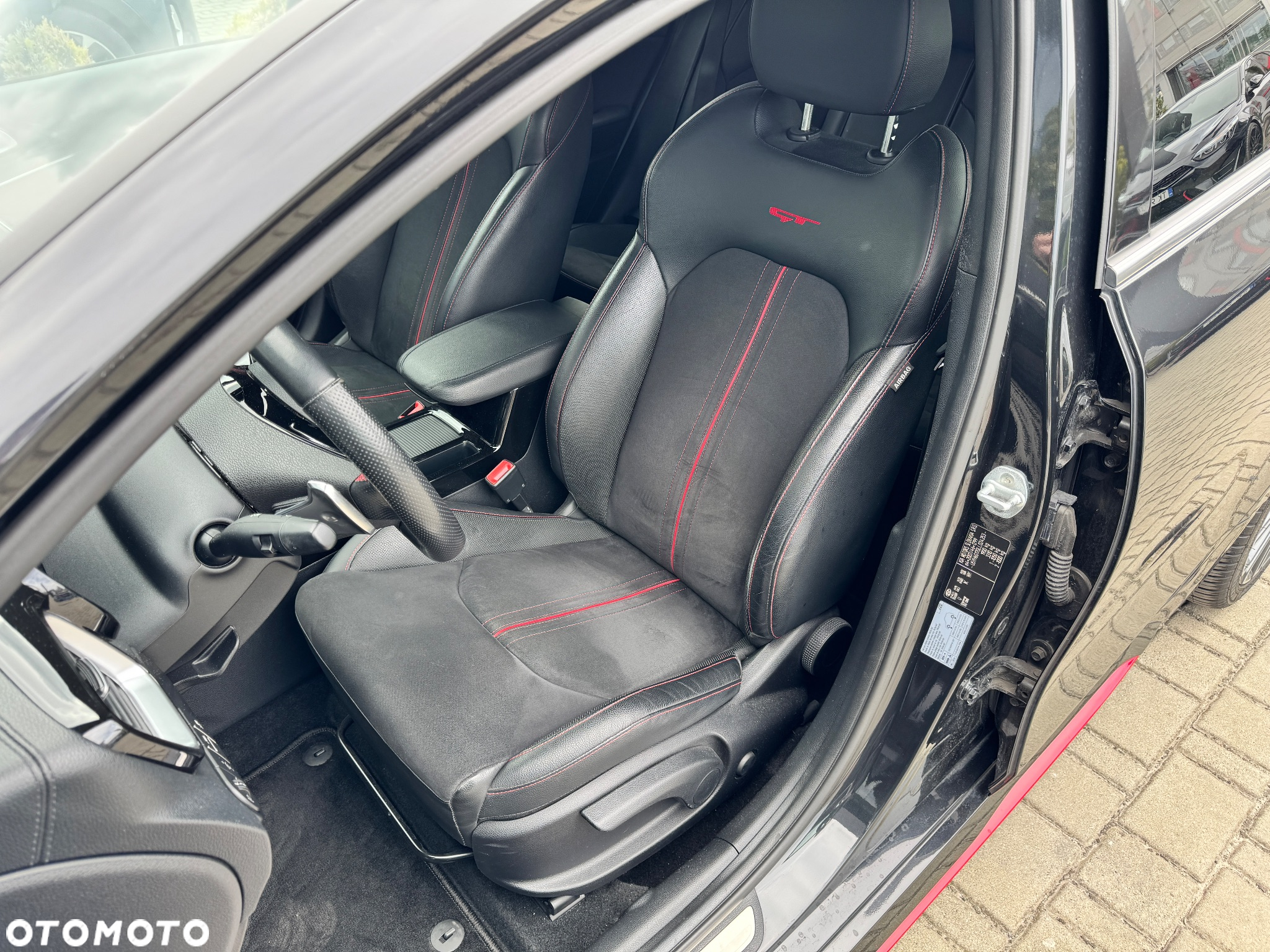 Kia ProCeed 1.6 T-GDI GT DCT - 13