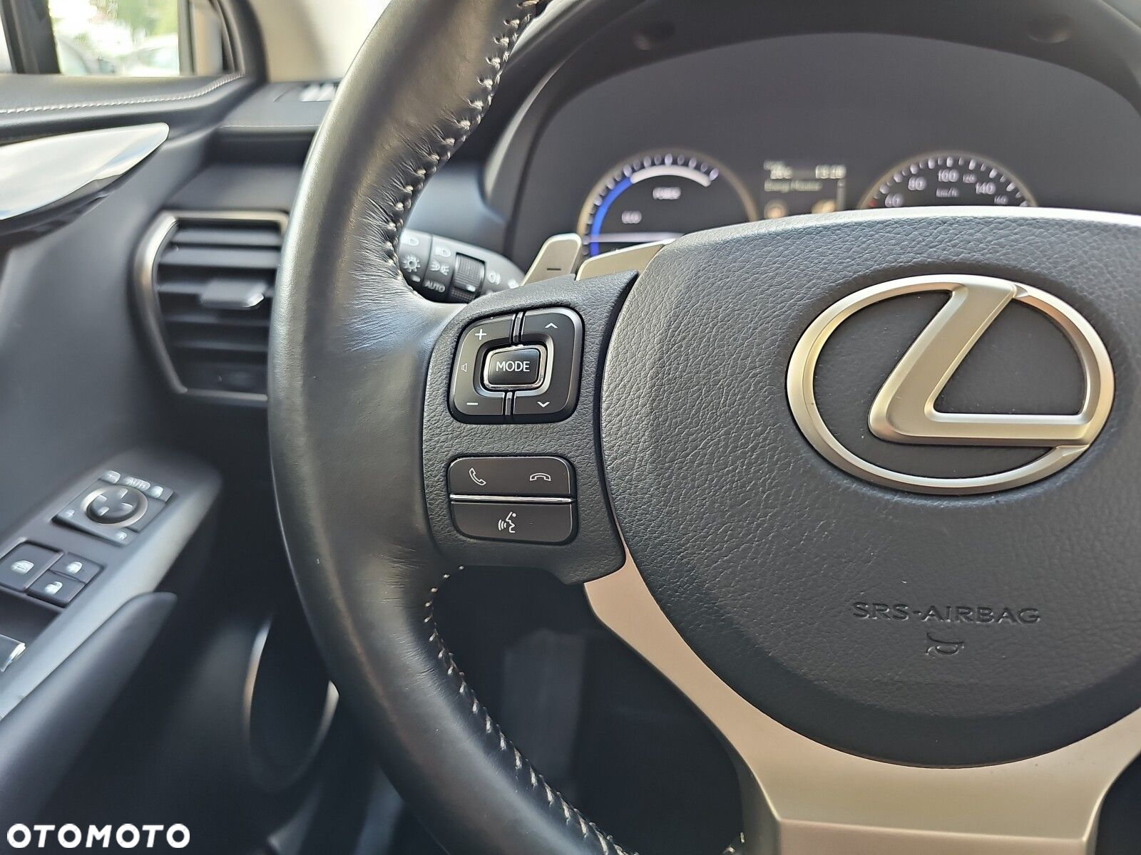 Lexus NX 300h Business Edition AWD - 16