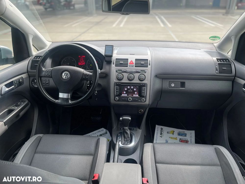 Volkswagen Touran 2.0 TDI DSG Freestyle - 4
